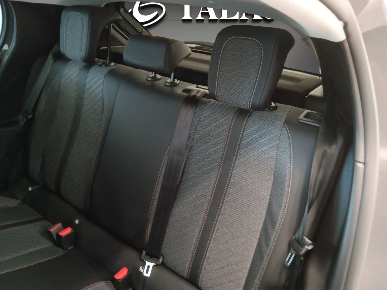 Peugeot 208 Allure HYBRID 110 eDCS6 - Foto 10