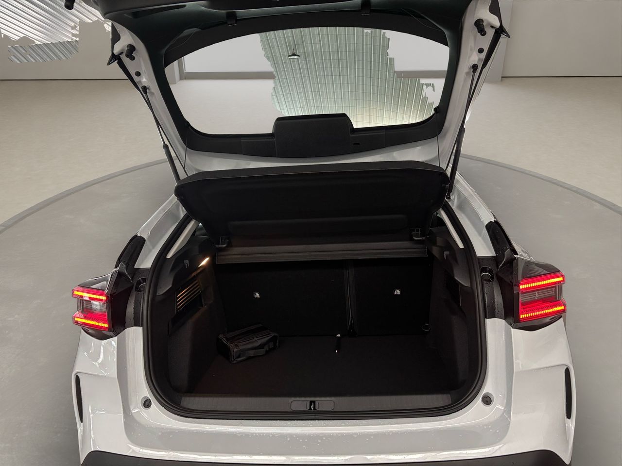 Citroën ë-C4 ë-C4 eléctrico 115kW 54kWh Plus - Foto 10