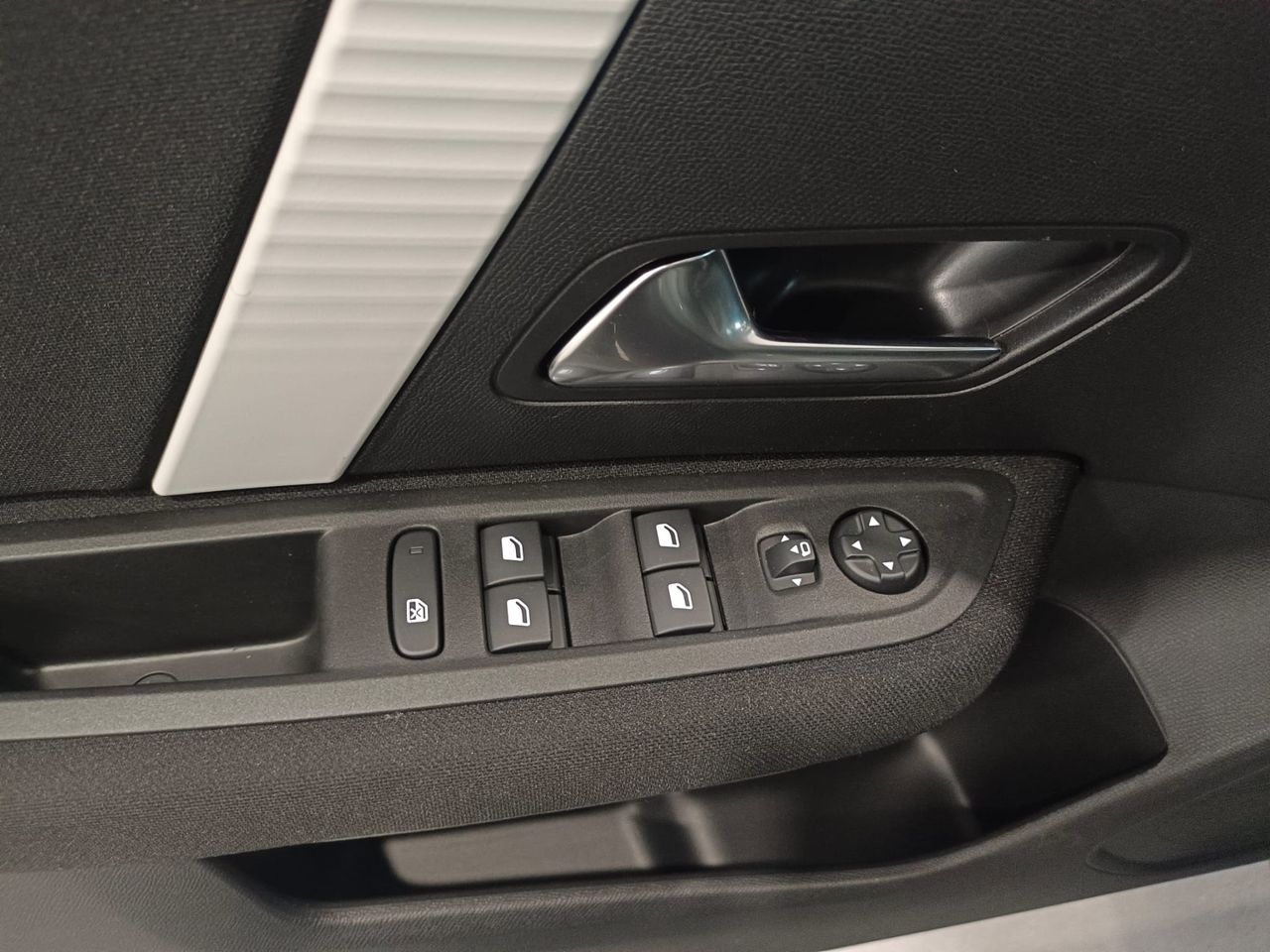Citroën C4 X Hybrid 145 ë-DCS6 Plus - Foto 16