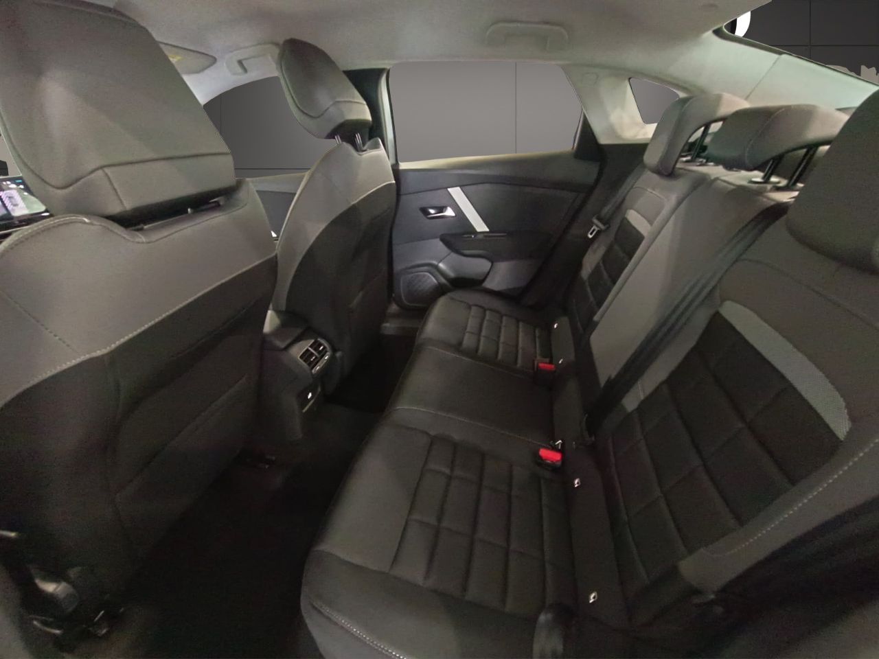 Citroën C4 X Hybrid 145 ë-DCS6 Business Edition - Foto 11