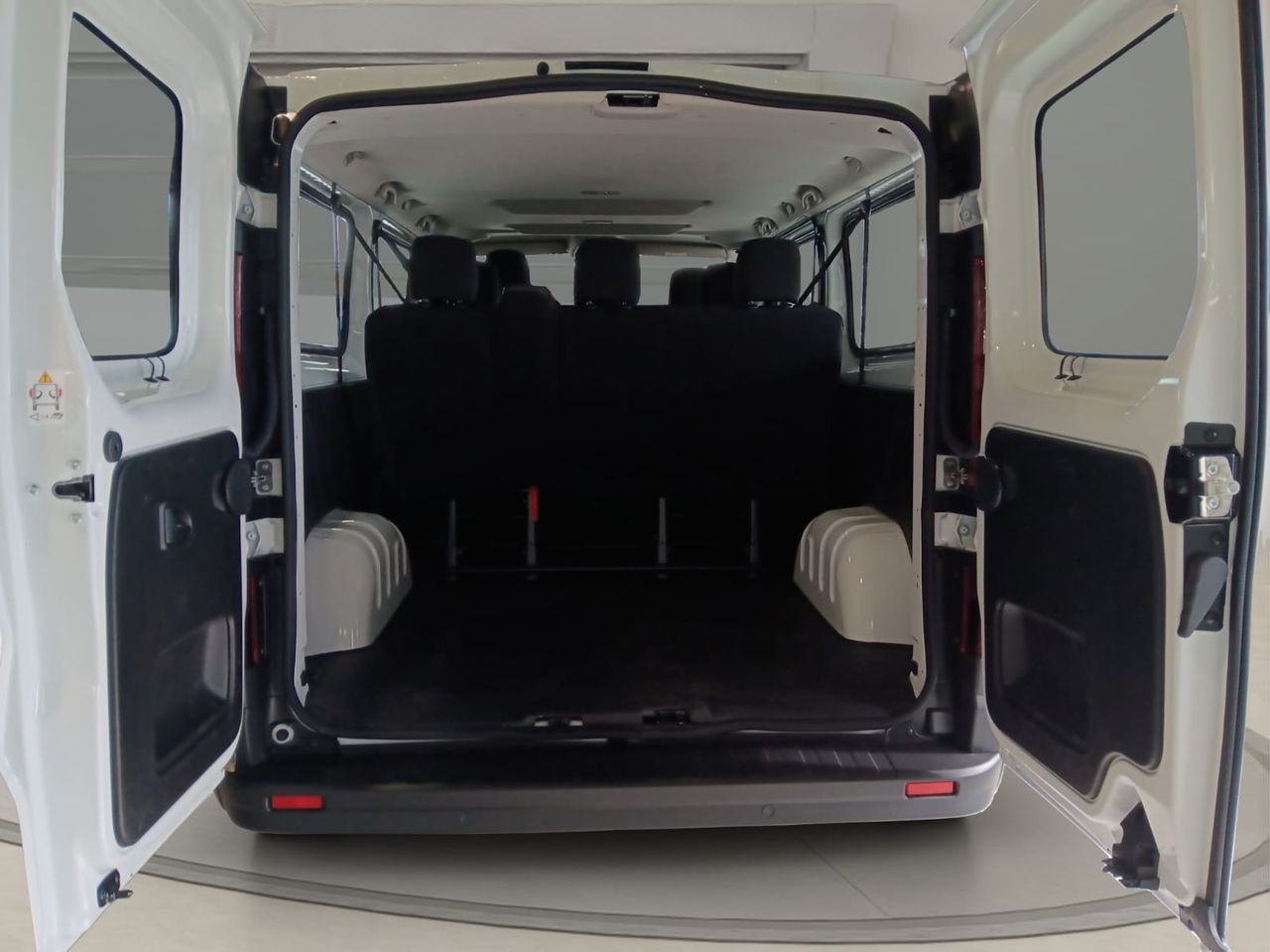 Nissan Primastar Combi 9 2.0dCi 110kW L2H1 1T Acenta - Foto 8