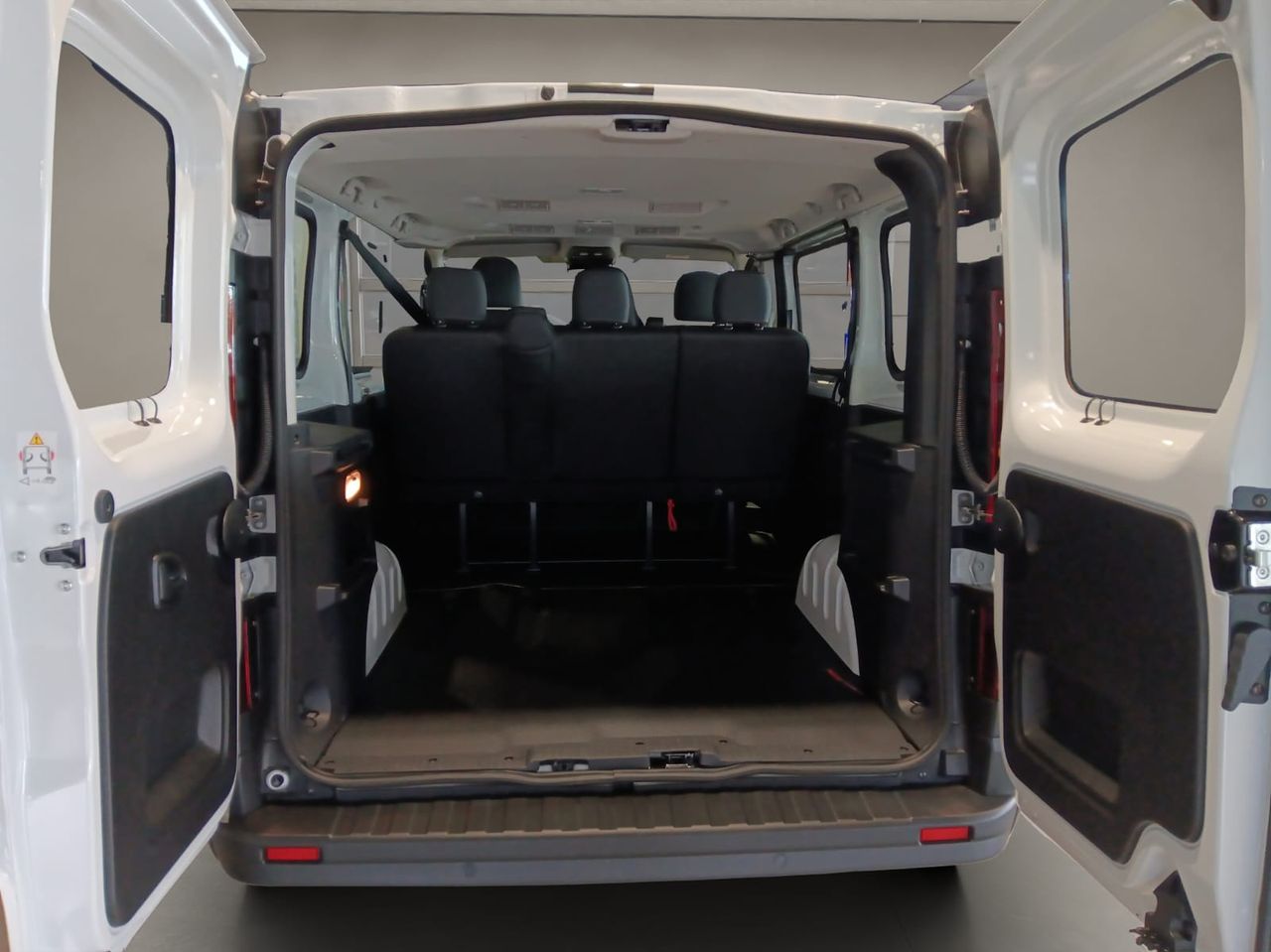 Nissan Primastar Combi 6 2.0dCi 110kW L1H1 1T N-Connecta - Foto 8