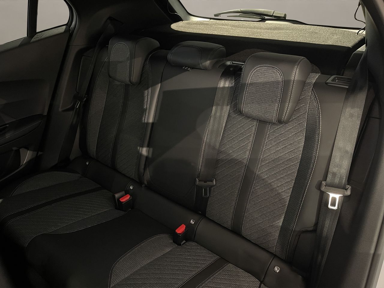 Peugeot 2008 N2008 Allure Hybrid 145 eDCS6 - Foto 14