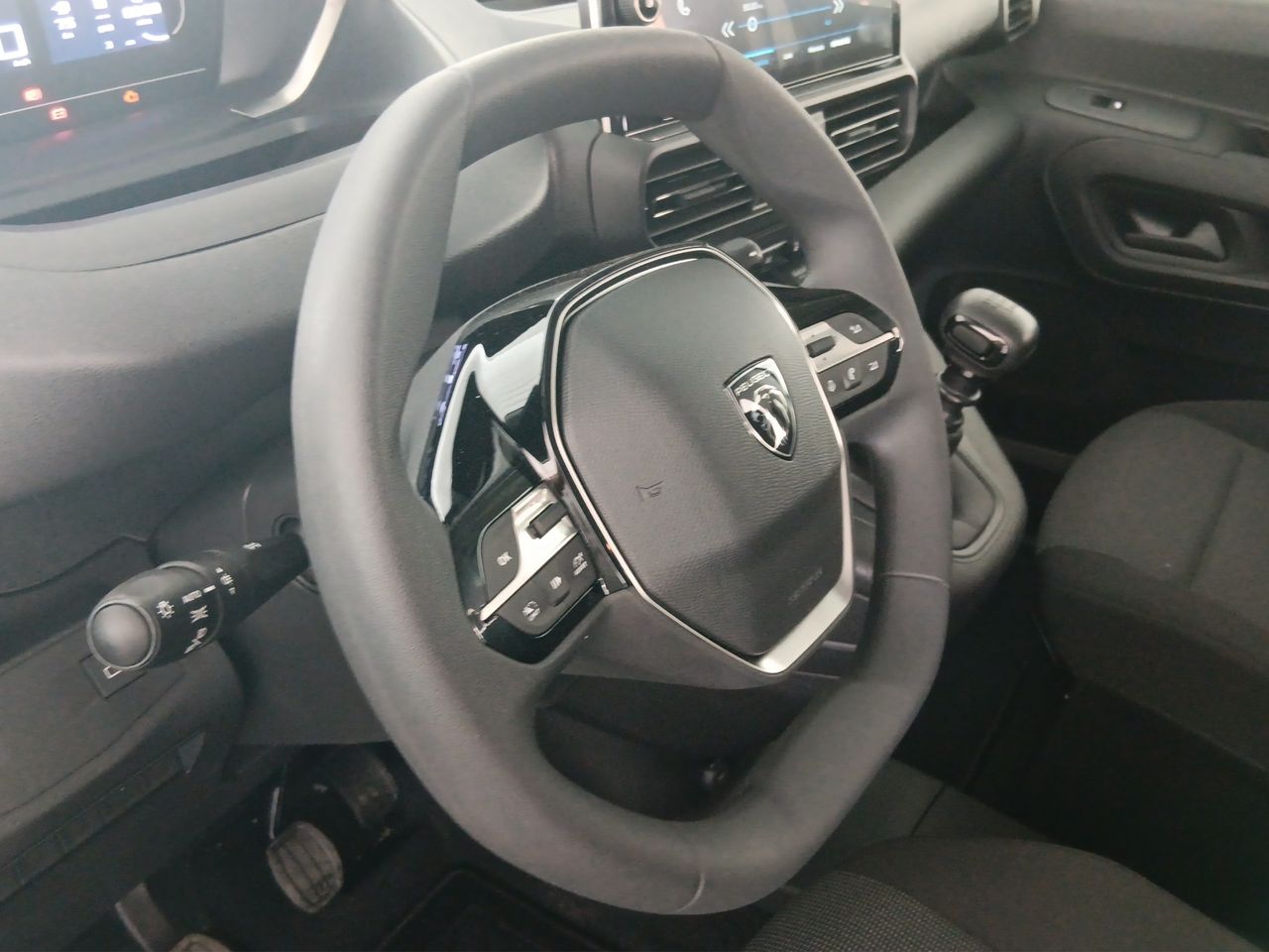 Peugeot Rifter Active Business Standard BlueHDi 100 S&S Manual 6 Vel. (N1)     - Foto 17