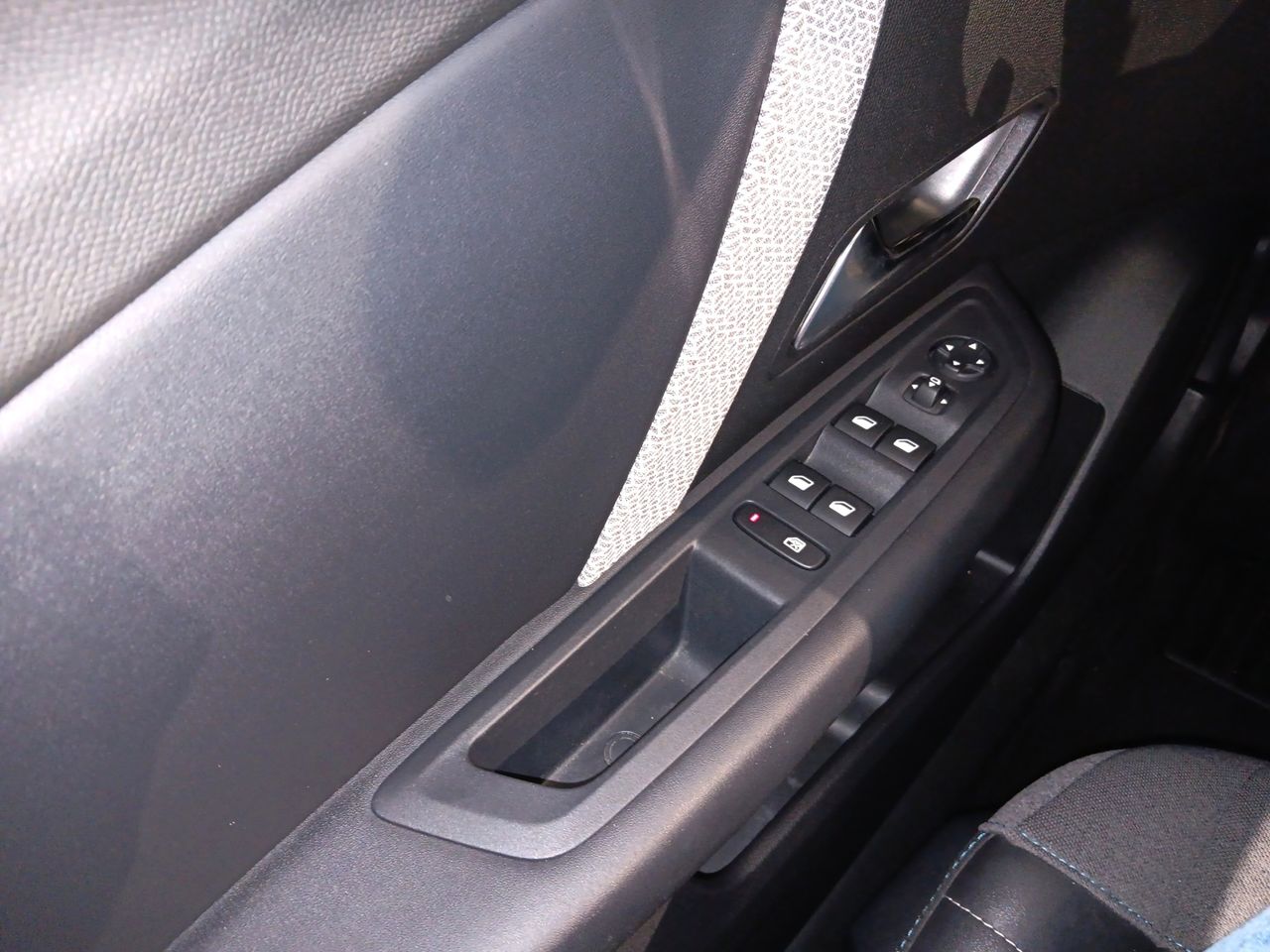 Citroën C4 BlueHDi 130 S&S EAT8 Shine - Foto 19