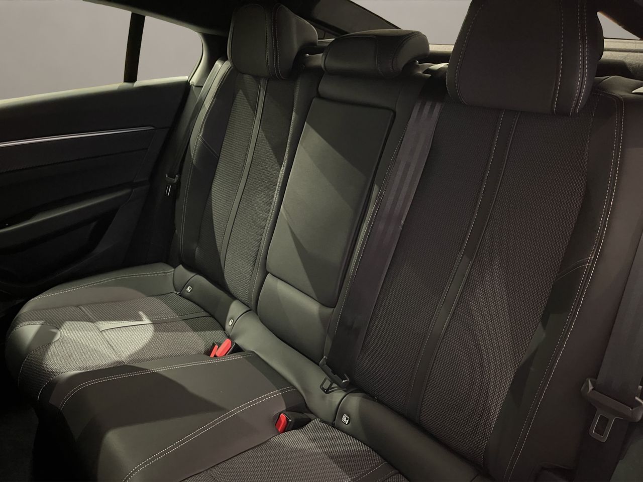 Peugeot 508 Hybrid 5P Allure HYBRID 180 e-EAT8 - Foto 12