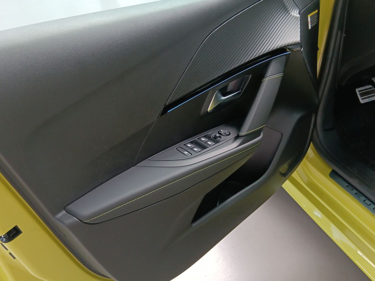 Peugeot e-208 GT Eléctrico 156 (115 Kw) - Foto 19