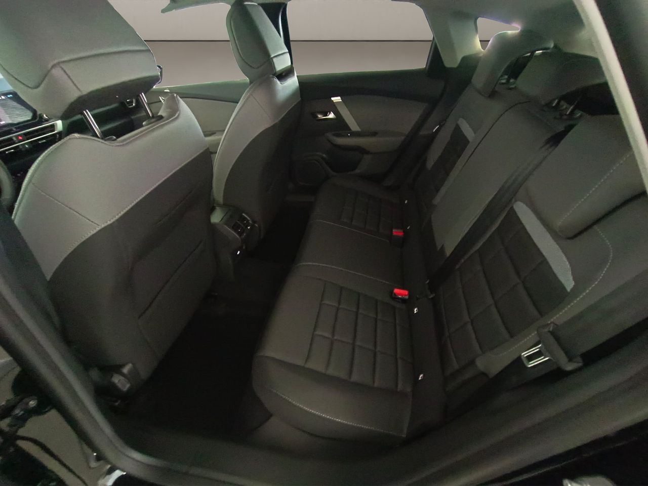 Citroën C4 Hybrid 145 ë-DCS6 Collection - Foto 13