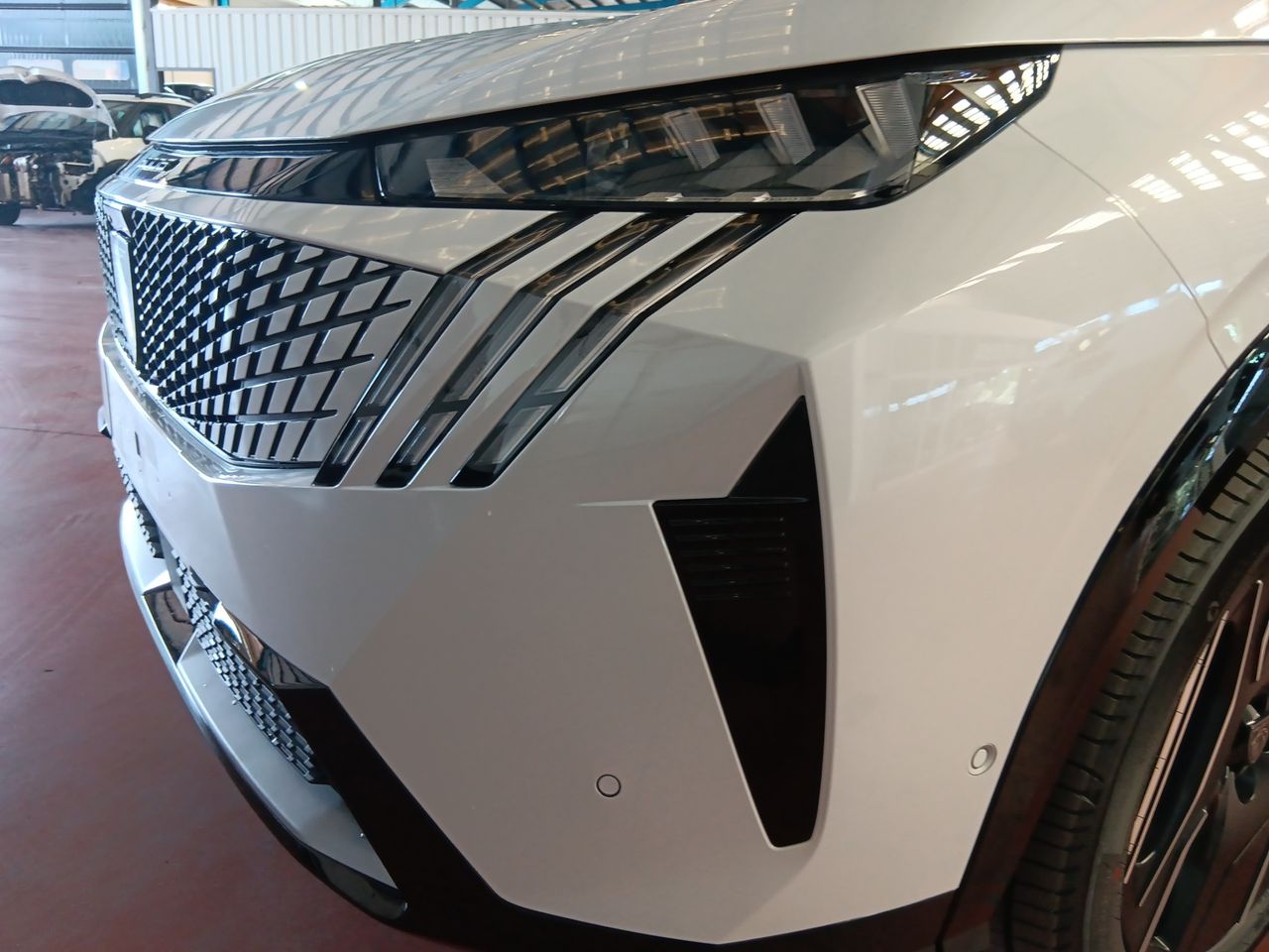 Peugeot e-5008 GT Eléctrico 157kW - Foto 14