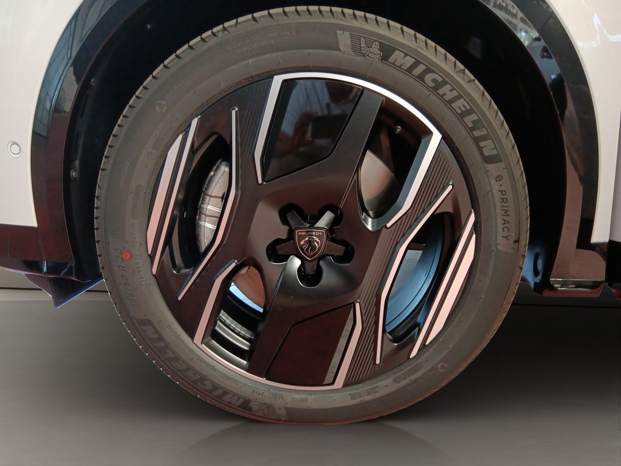 Peugeot e-5008 GT Eléctrico 157kW - Foto 13