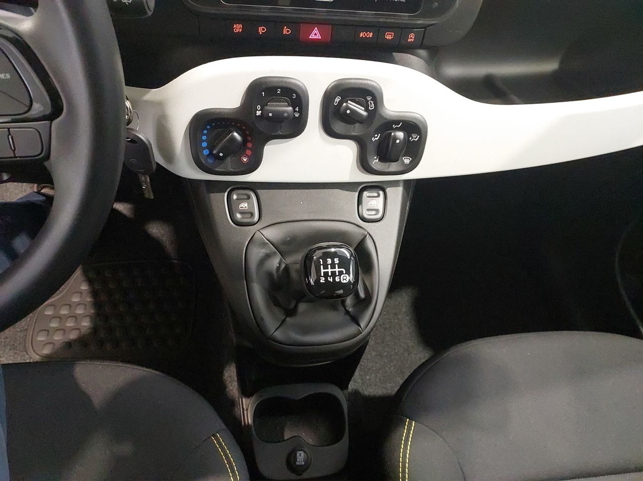 Fiat Panda Pandina 1.0 Hybrid 51kW (70cv) - Foto 17