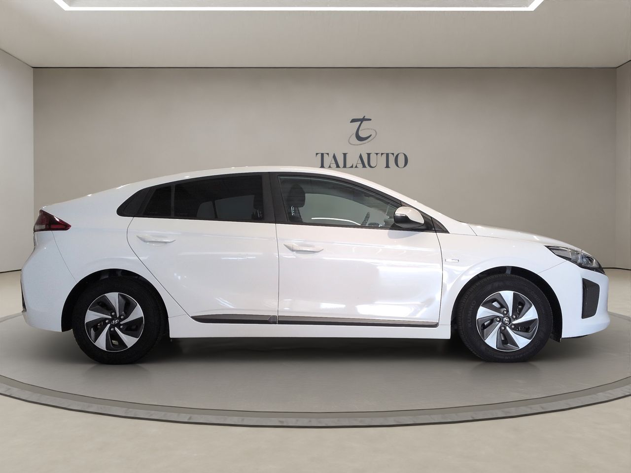 Hyundai IONIQ 1.6 GDI HEV Klass DCT - Foto 6