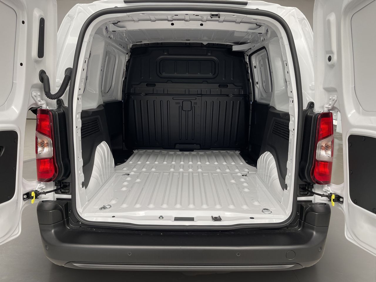 Peugeot Partner Partner Standard 600kg BlueHDi 100 S&S 6 Vel. MAN  - Foto 8