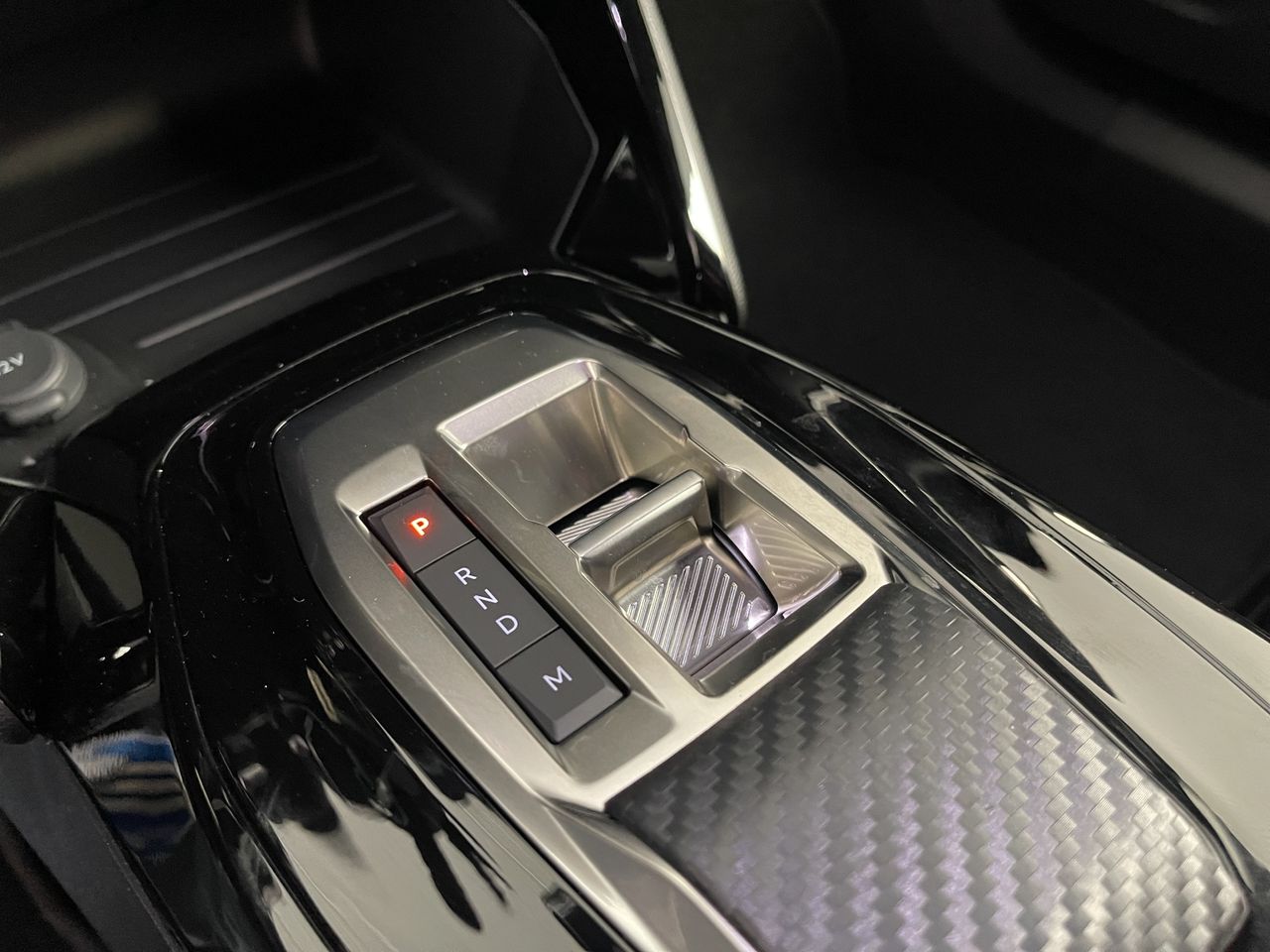 Peugeot 2008 N2008 Allure Hybrid 145 eDCS6 - Foto 16