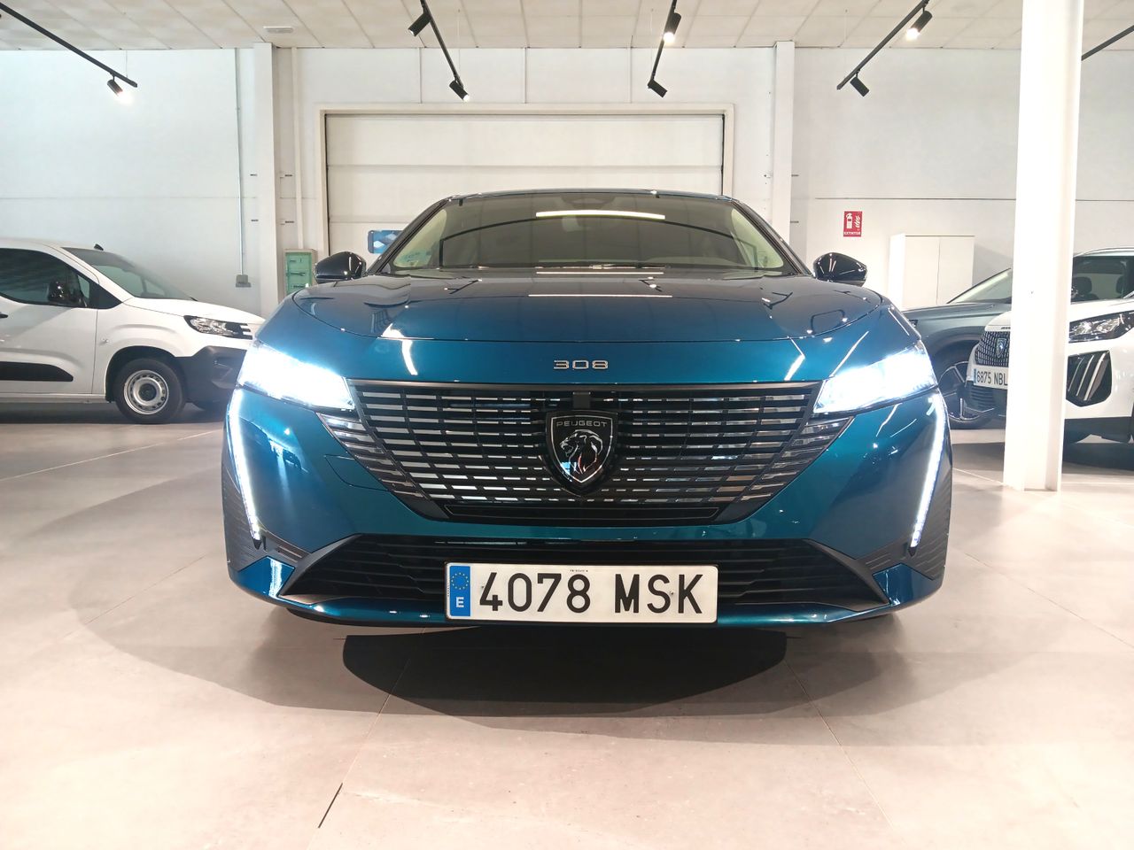 Peugeot 308 5P GT Hybrid MHEV 136 e-DCS6 - Foto 4