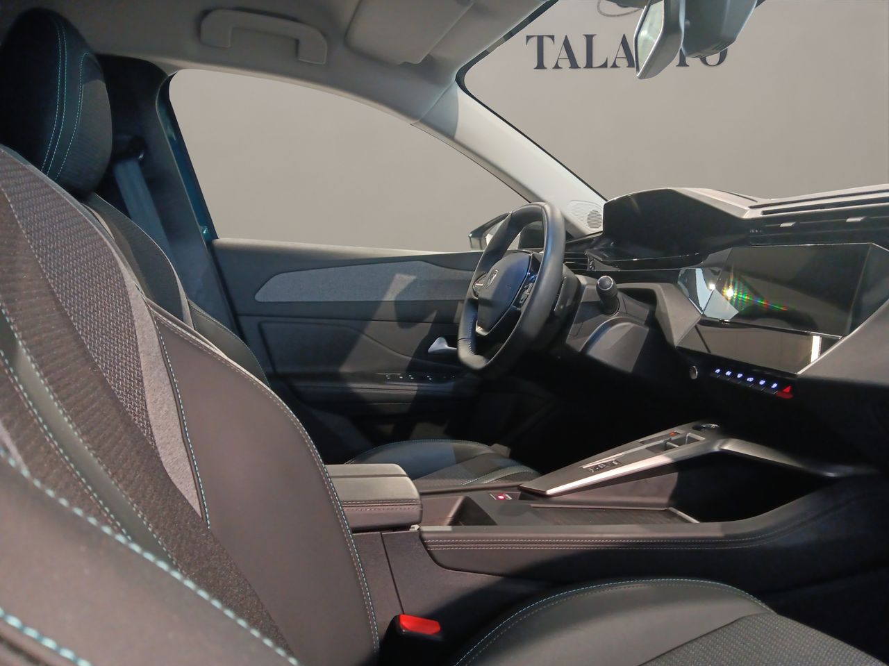 Peugeot 308 5P GT Hybrid MHEV 136 e-DCS6 - Foto 16