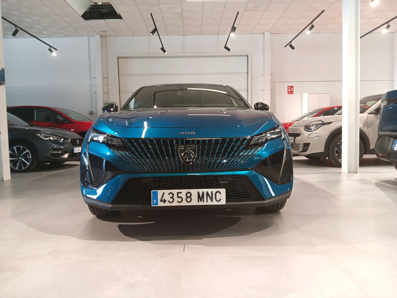 Peugeot 408 408 GT HYBRID 136 eDCS6 - Foto 4