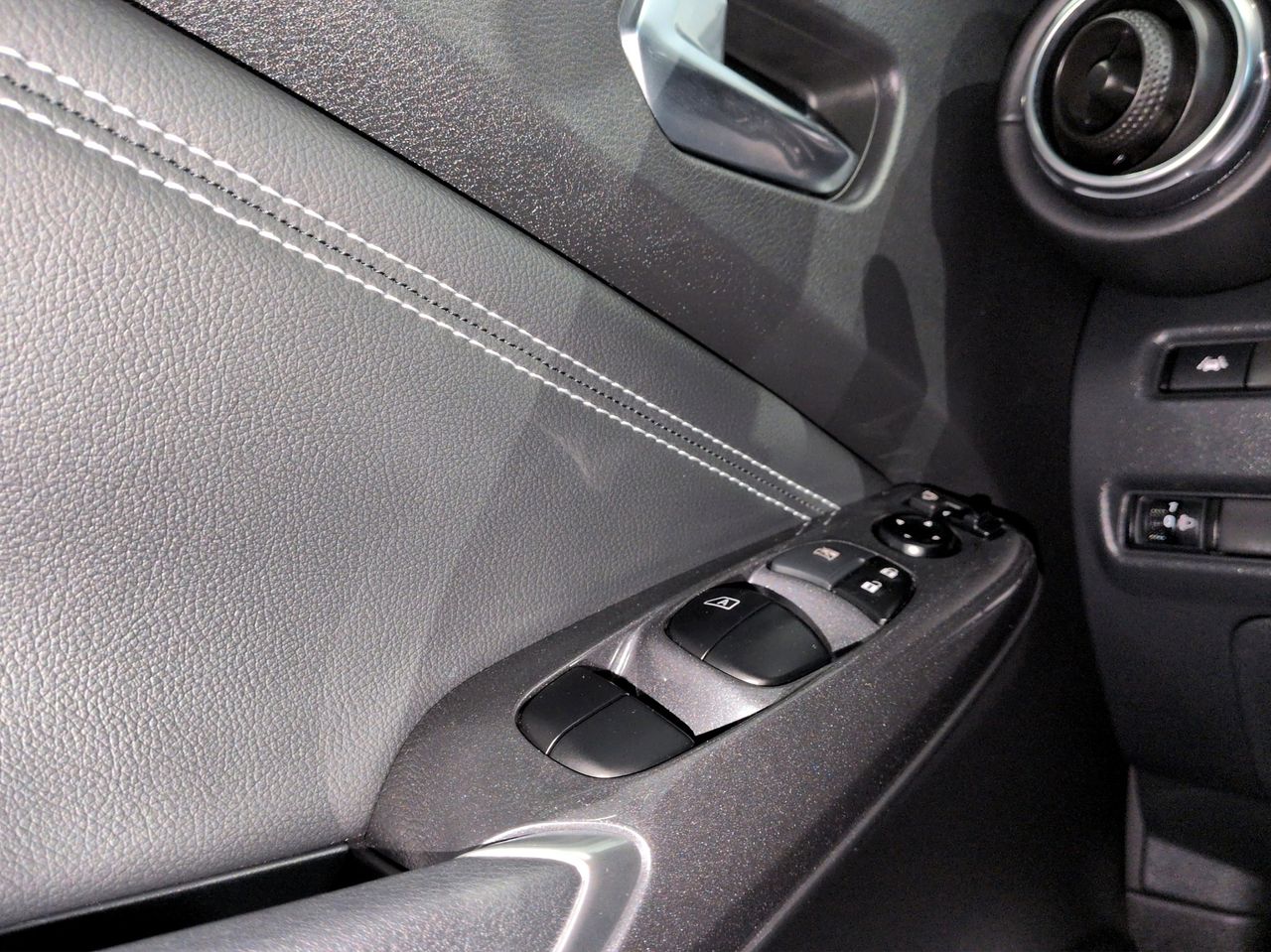 Nissan Juke 1.6 Hybrid 105kW (145CV) N-Connecta - Foto 20