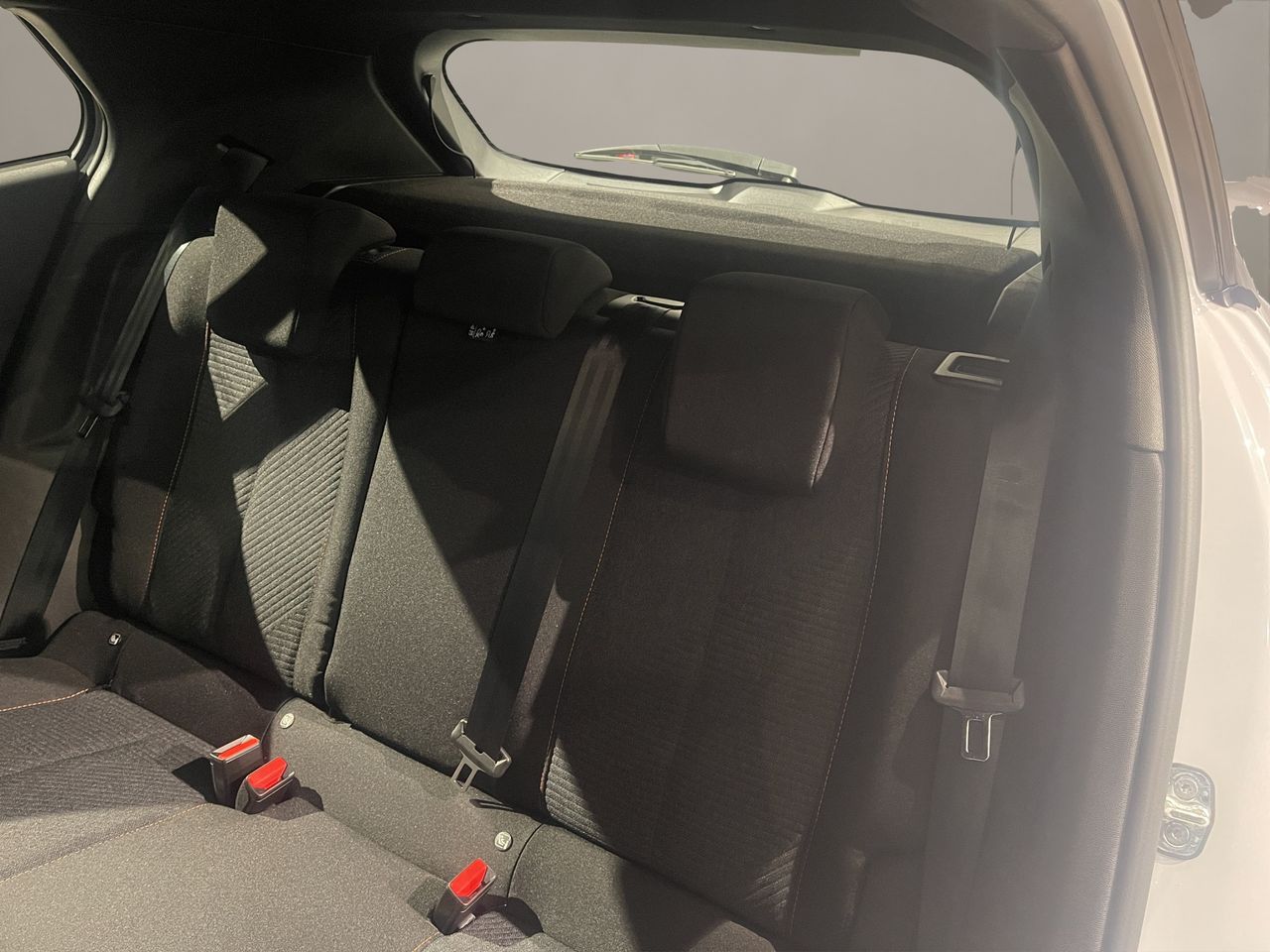 Peugeot 2008 N2008 Style Hybrid 145 eDCS6 - Foto 12