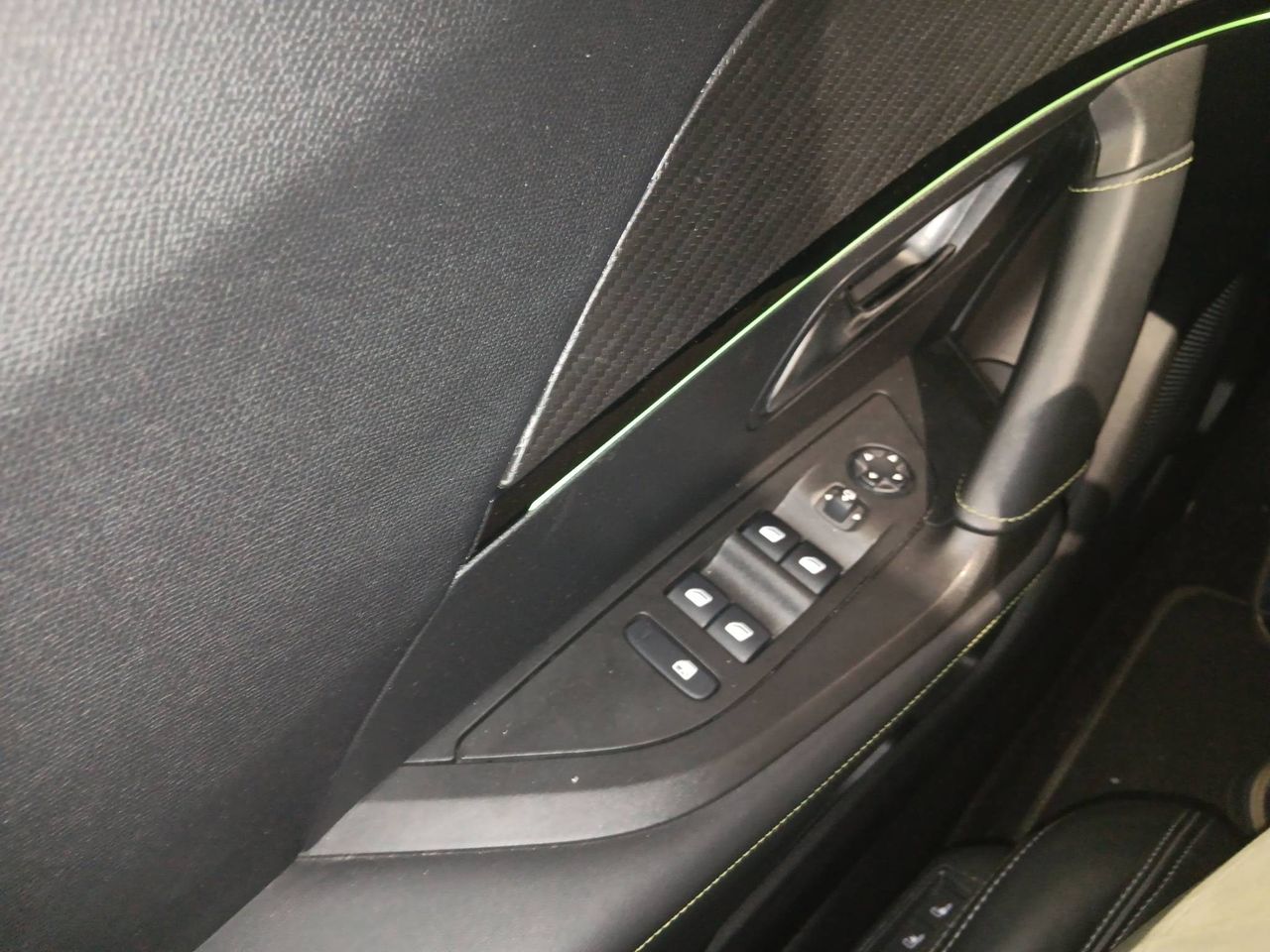 Peugeot 2008   BlueHDI 130 S&S EAT8 GT - Foto 6