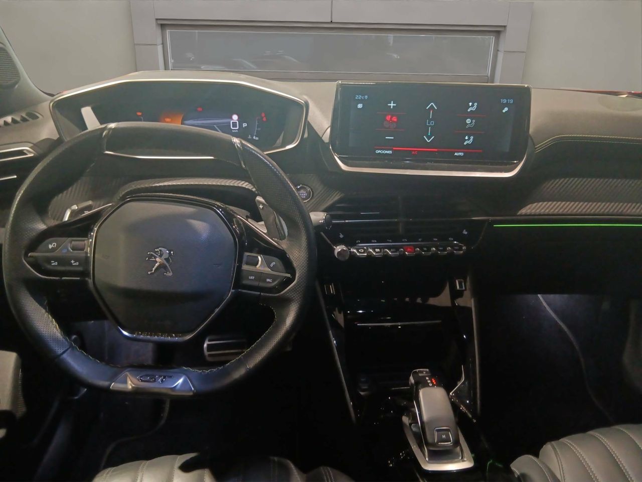 Peugeot 2008   BlueHDI 130 S&S EAT8 GT - Foto 15