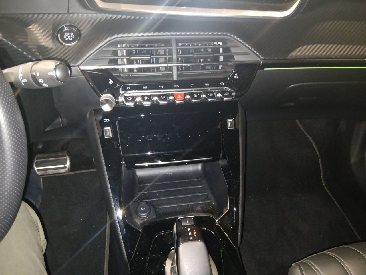 Peugeot 2008   BlueHDI 130 S&S EAT8 GT - Foto 9