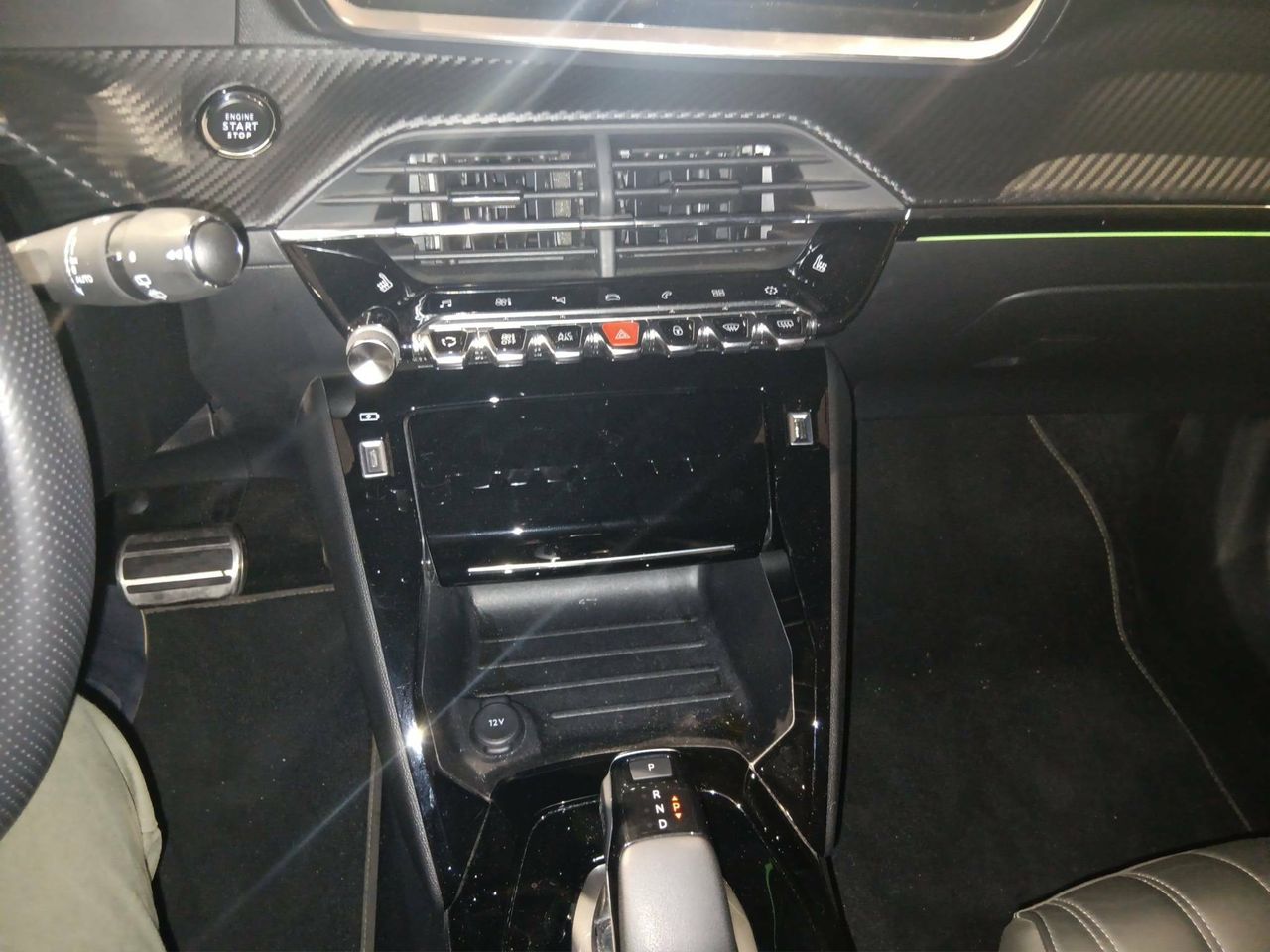 Peugeot 2008   BlueHDI 130 S&S EAT8 GT - Foto 9