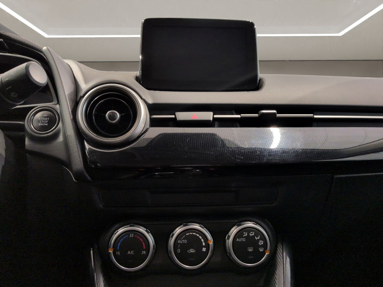 Mazda 2 1.5 GE 66kW (90CV) Black Tech Edition - Foto 13