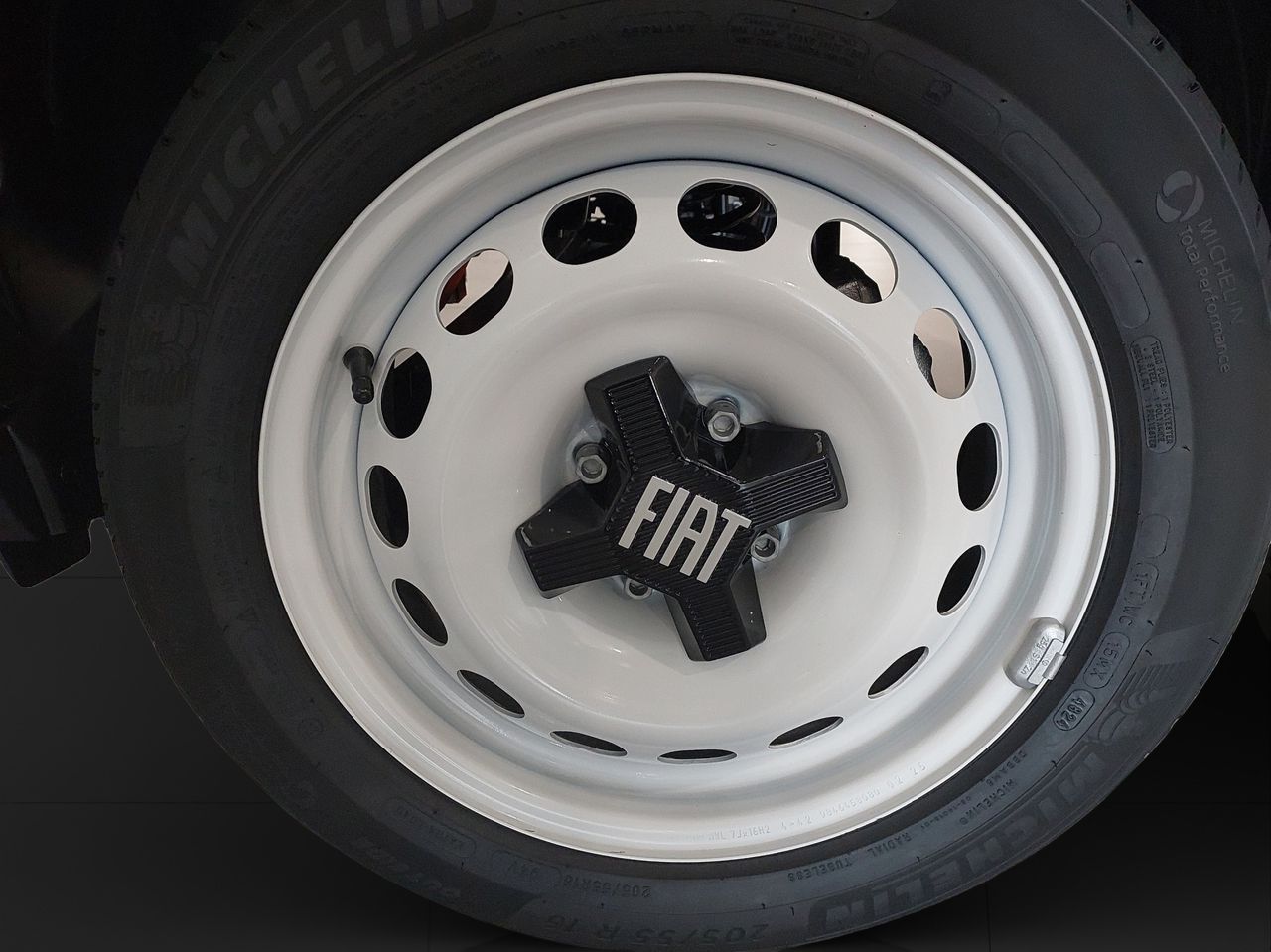 Fiat Grande Panda Red 44kWh 87kW (118cv) - Foto 7