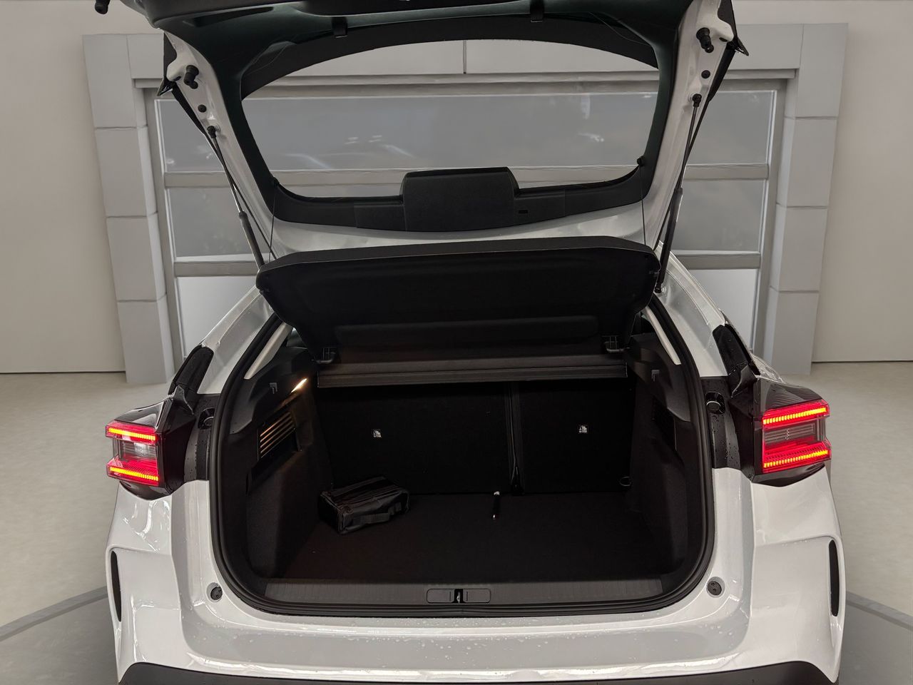 Citroën ë-C4 ë-C4 eléctrico 115kW 54kWh Max - Foto 16