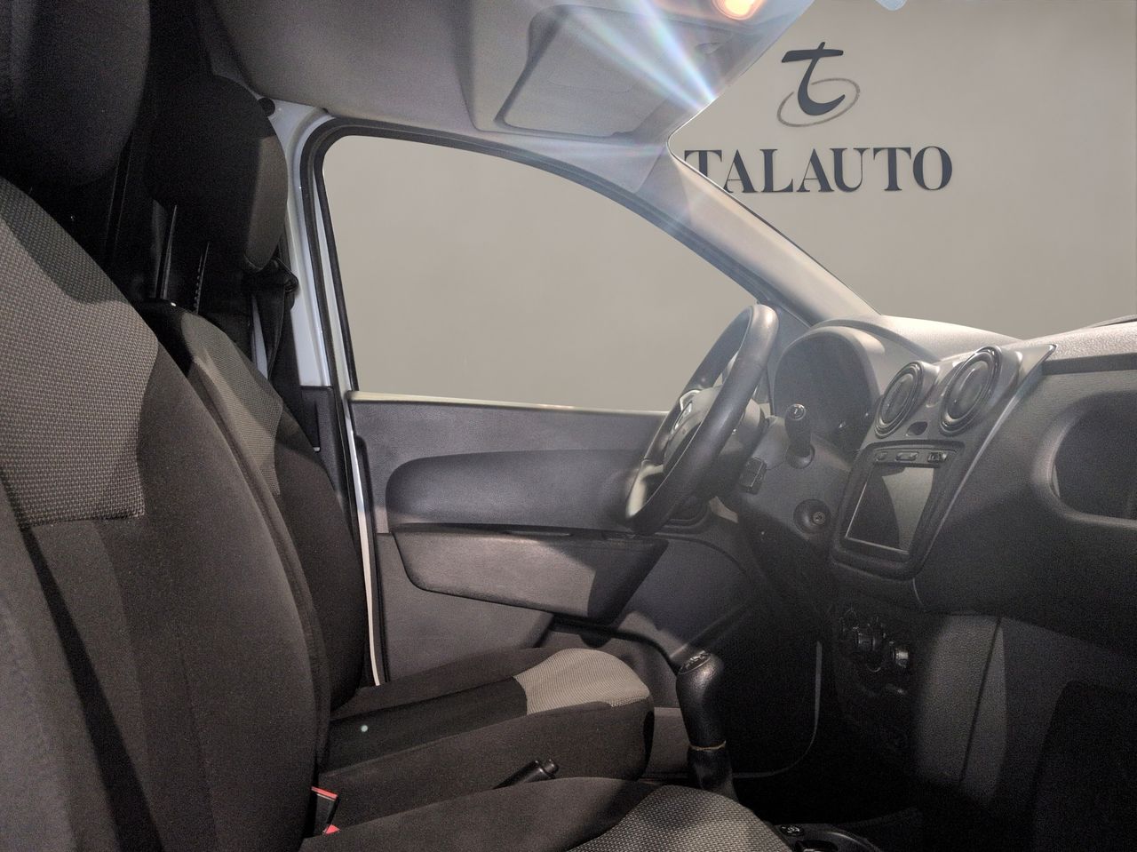 Dacia Dokker Essential 1.6 75kW (100CV) GLP -18 - Foto 15