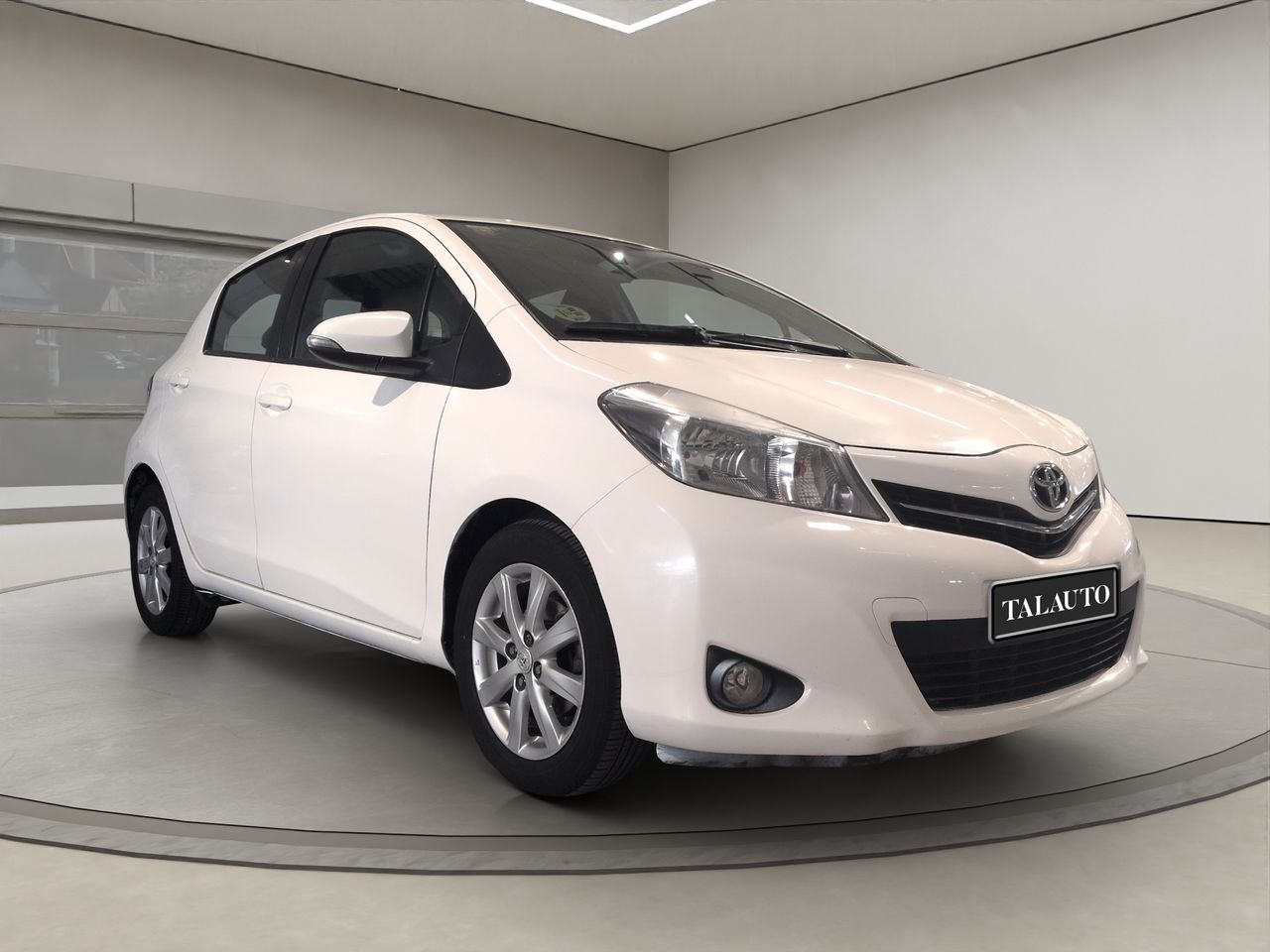 Toyota Yaris 90D ACTIVE - Foto 4