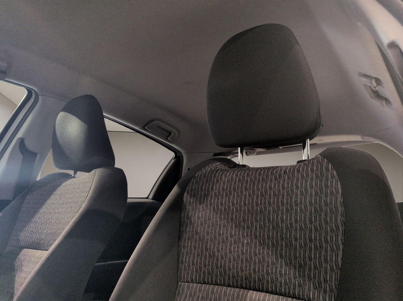 Toyota Yaris 90D ACTIVE - Foto 14