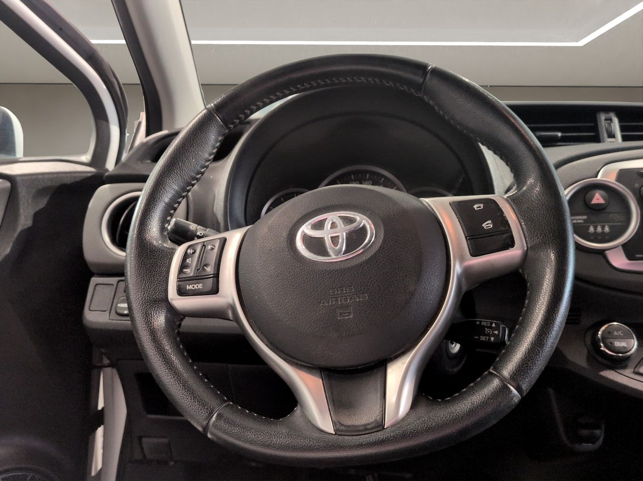 Toyota Yaris 90D ACTIVE - Foto 17
