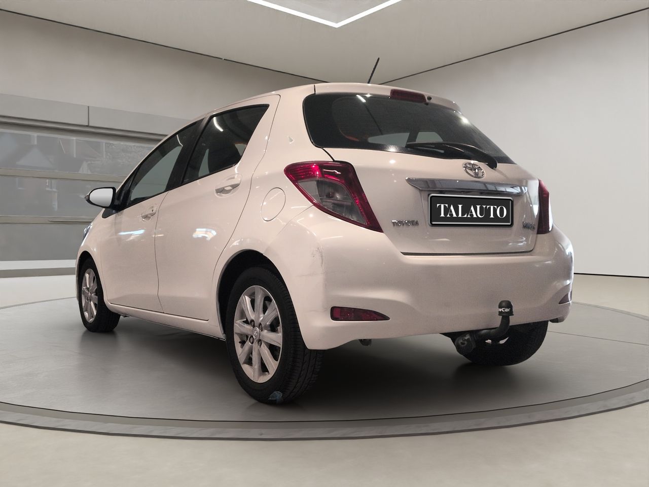 Toyota Yaris 90D ACTIVE - Foto 8