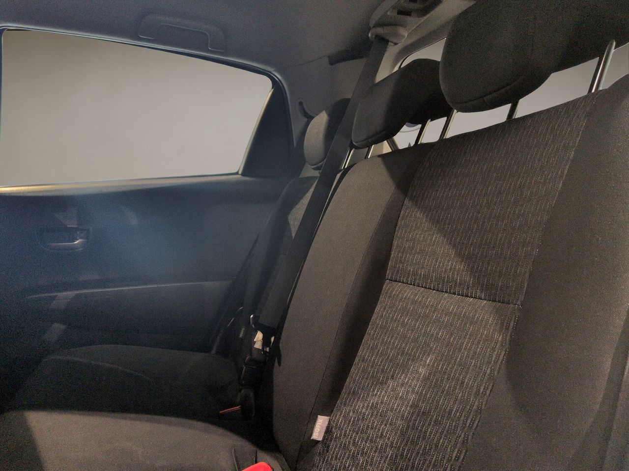 Toyota Yaris 90D ACTIVE - Foto 11