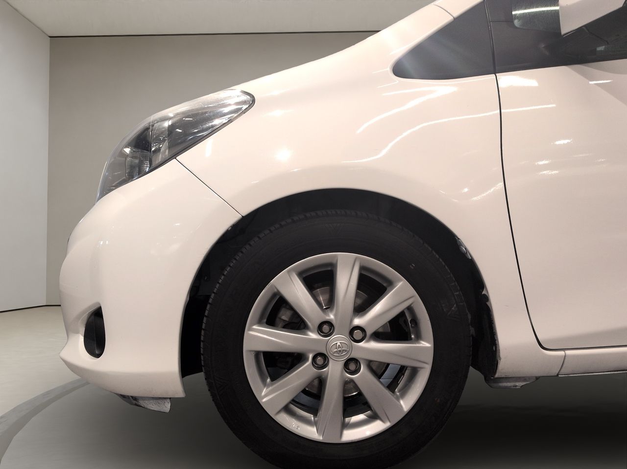 Toyota Yaris 90D ACTIVE - Foto 12