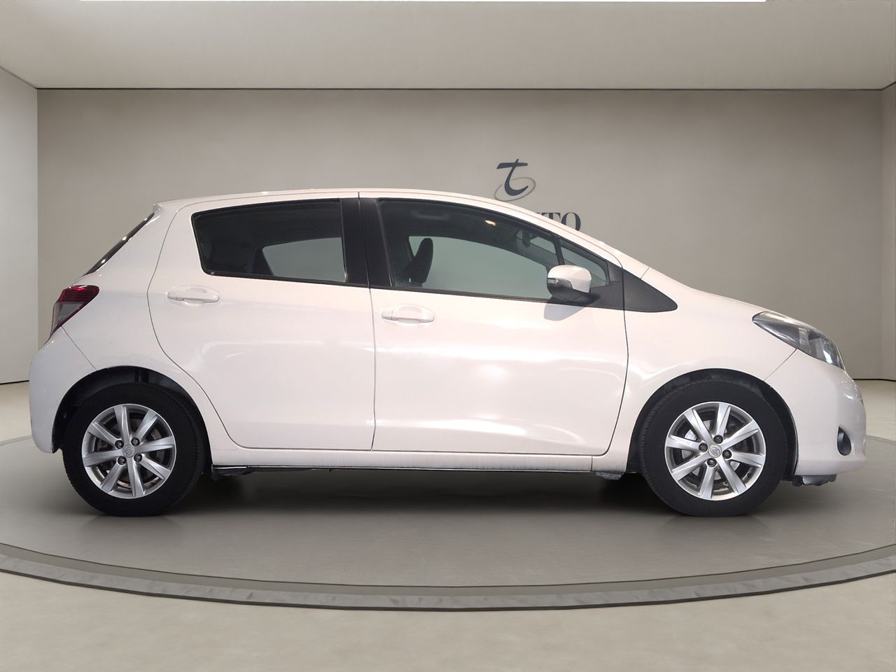 Toyota Yaris 90D ACTIVE - Foto 5