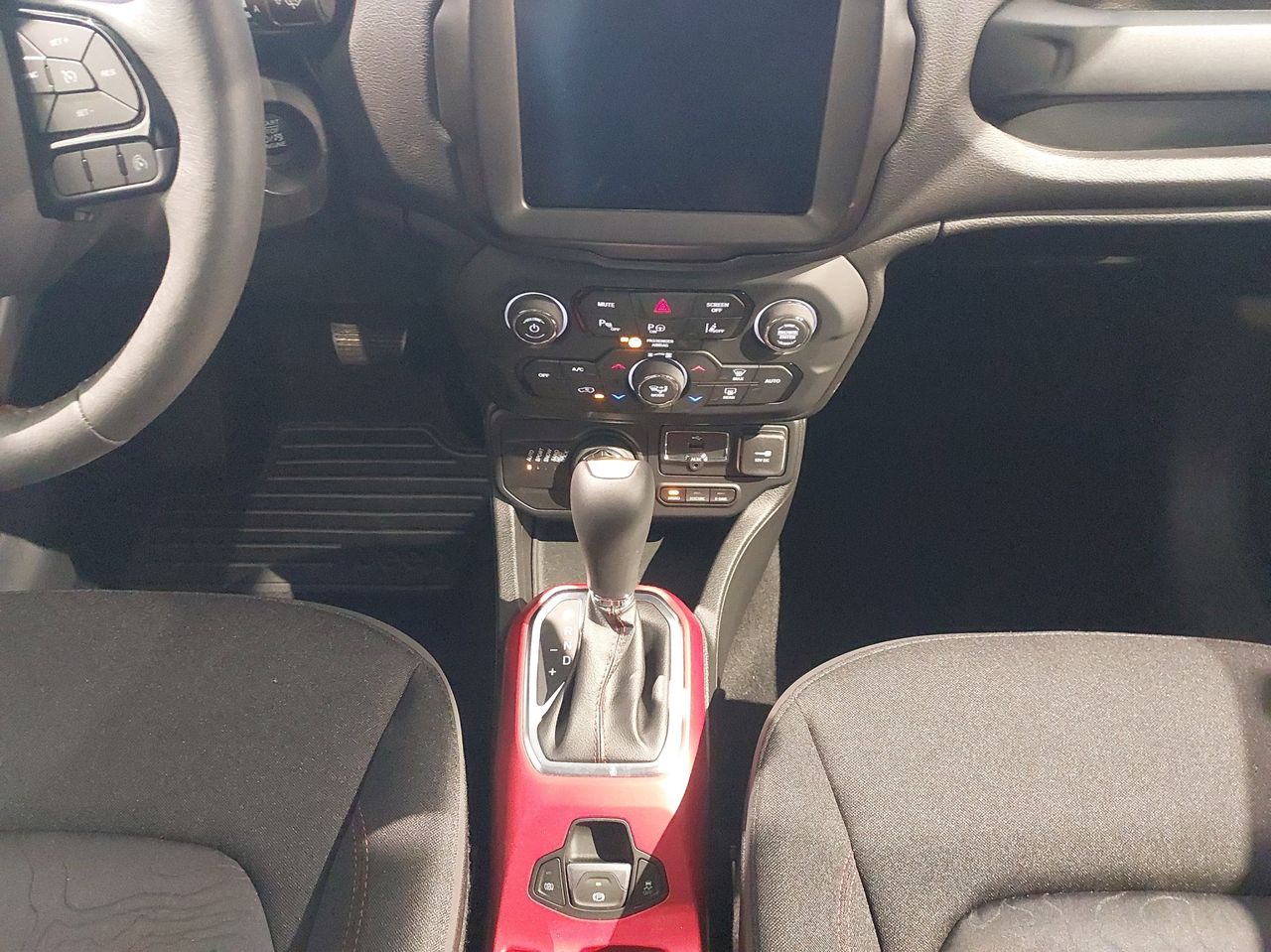 Jeep Renegade 4xe Trailhawk 1.3 PHEV 240hp AT EAWD - Foto 17