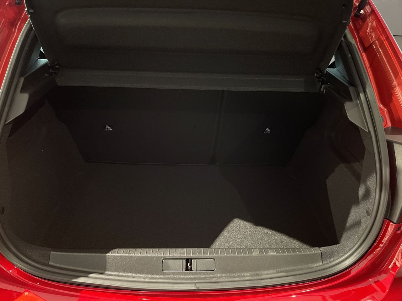 Peugeot 208 Allure HYBRID 100 eDCS6 - Foto 7