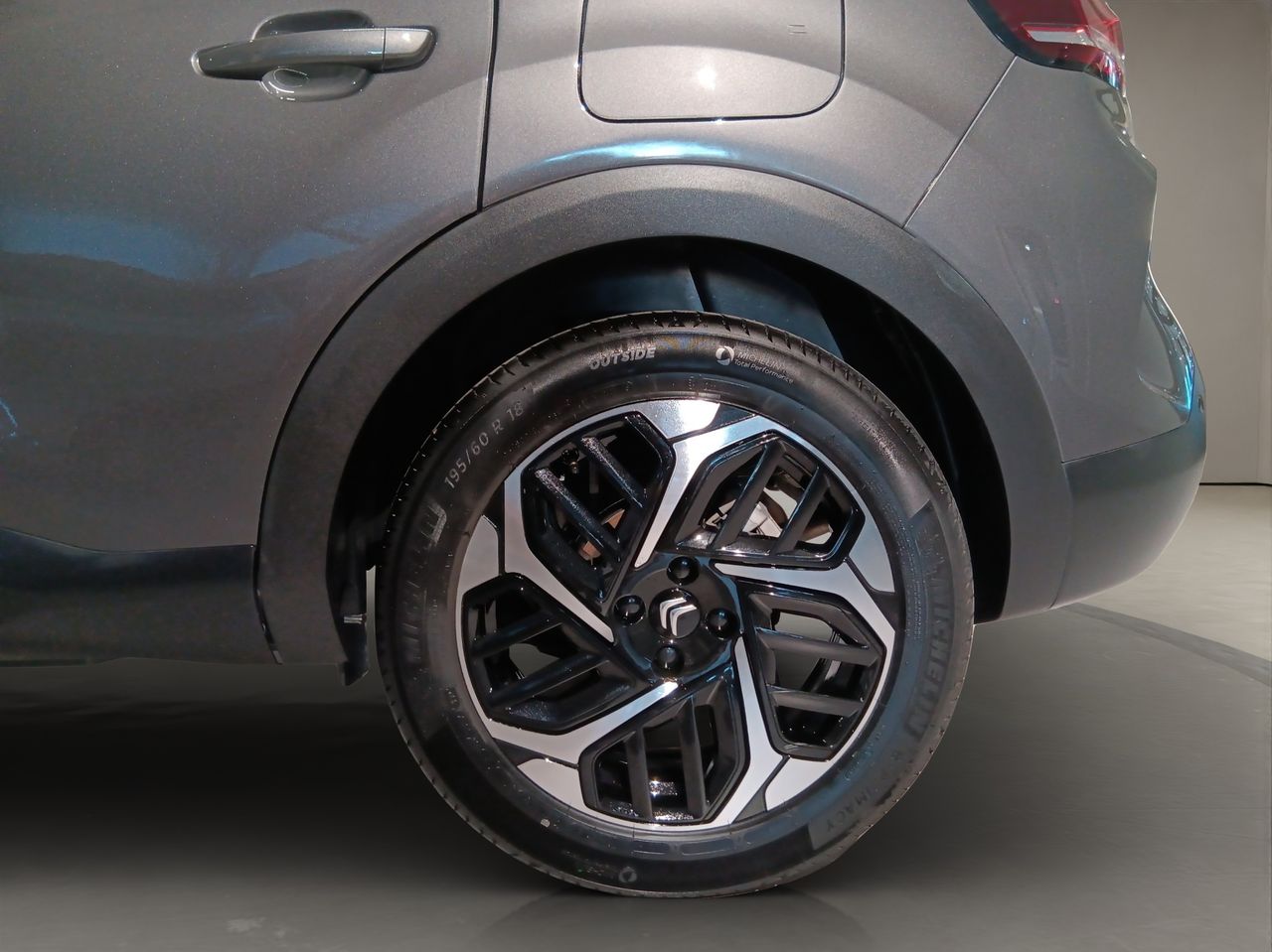 Citroën C4 PureTech 130 S&S 6v Plus - Foto 9