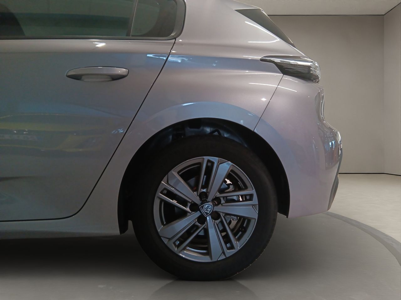 Peugeot 308 5P Active Pack PureTech 130 S&S MAN - Foto 9