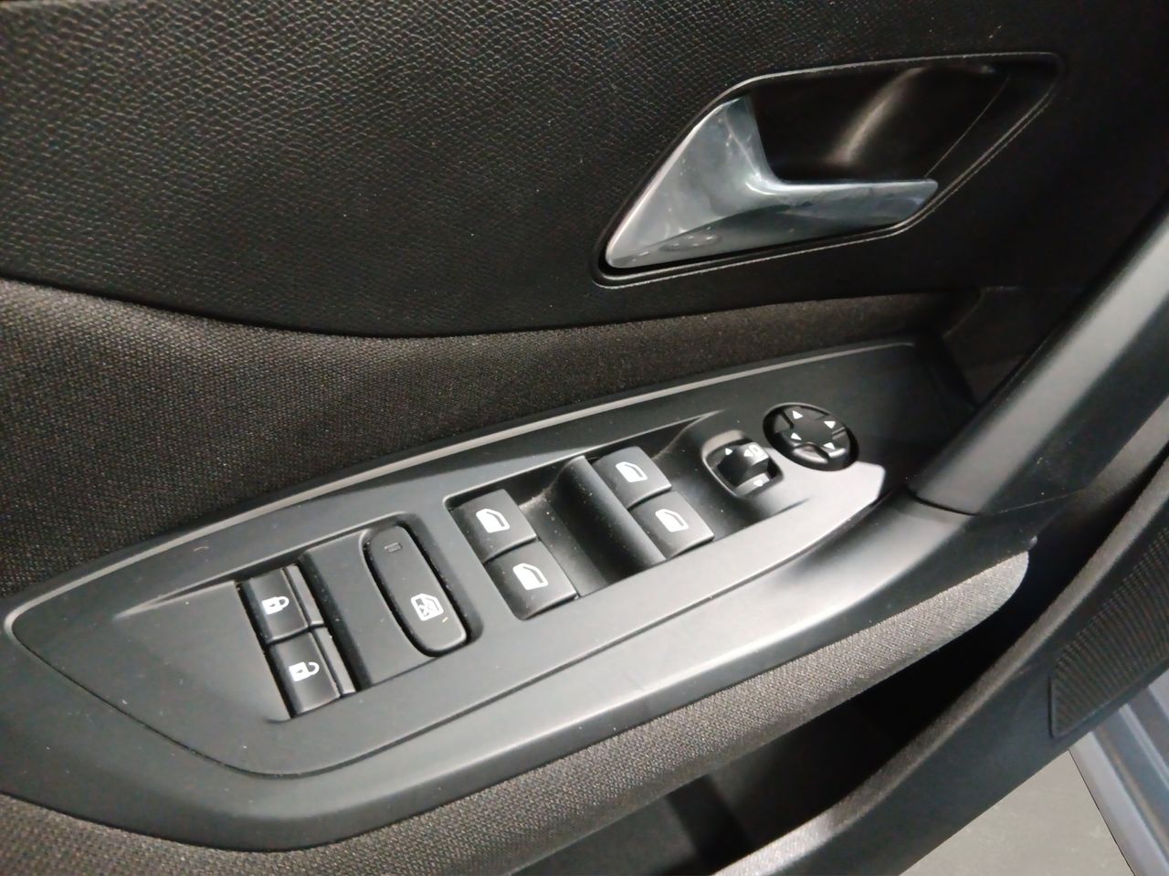 Peugeot 308 5P Active Pack PureTech 130 S&S MAN - Foto 16