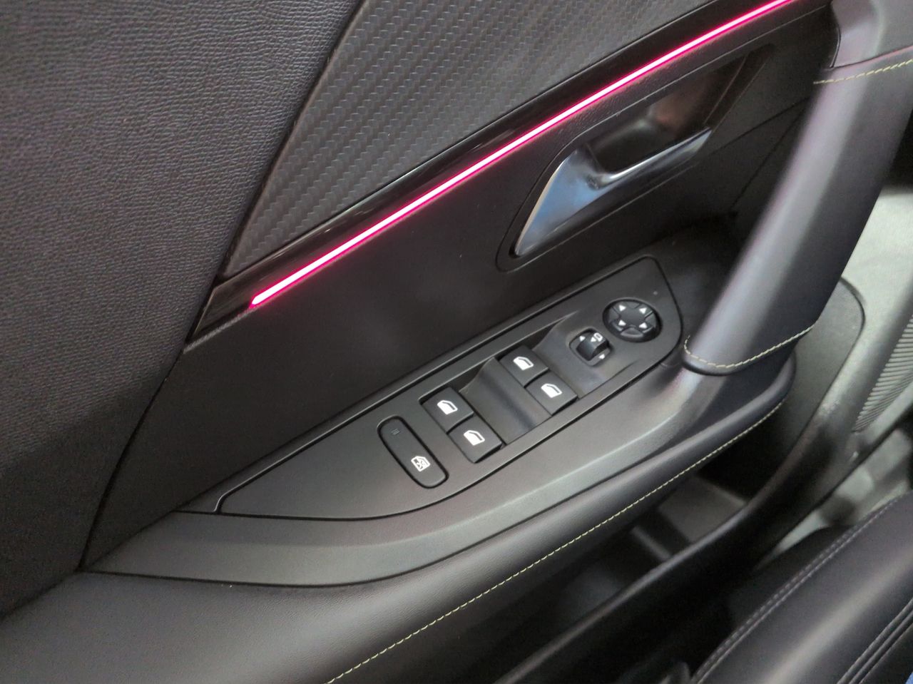 Peugeot 2008 GT Puretech 130 S&S 6 Vel. MAN - Foto 16