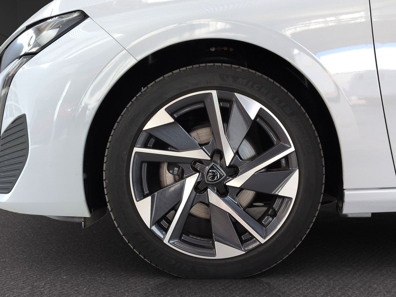 Peugeot 308 5P Allure Gasolina 130 S&S MAN - Foto 9