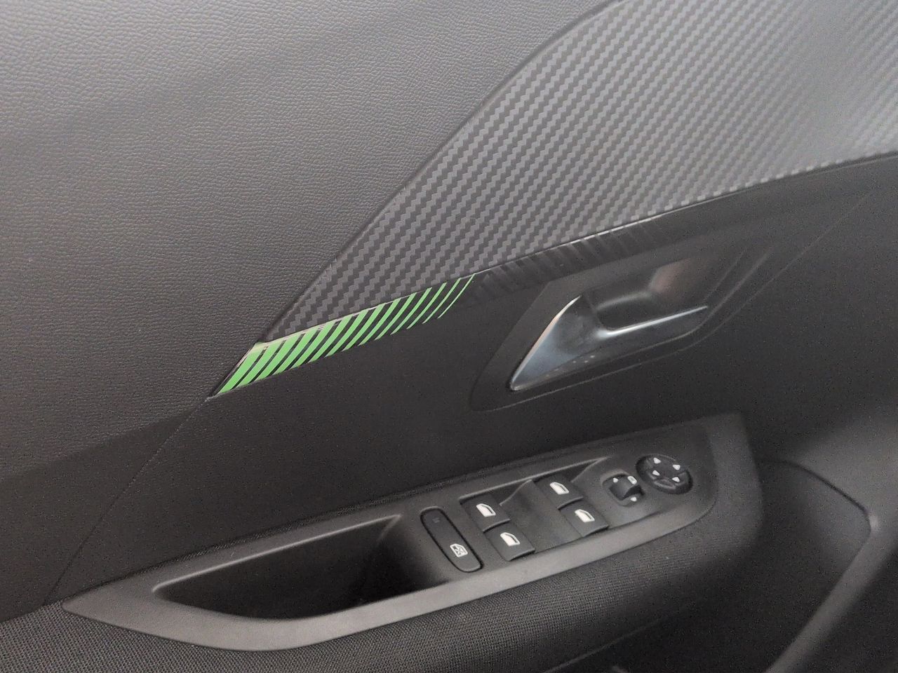 Peugeot 208 Active Puretech 100 - Foto 16