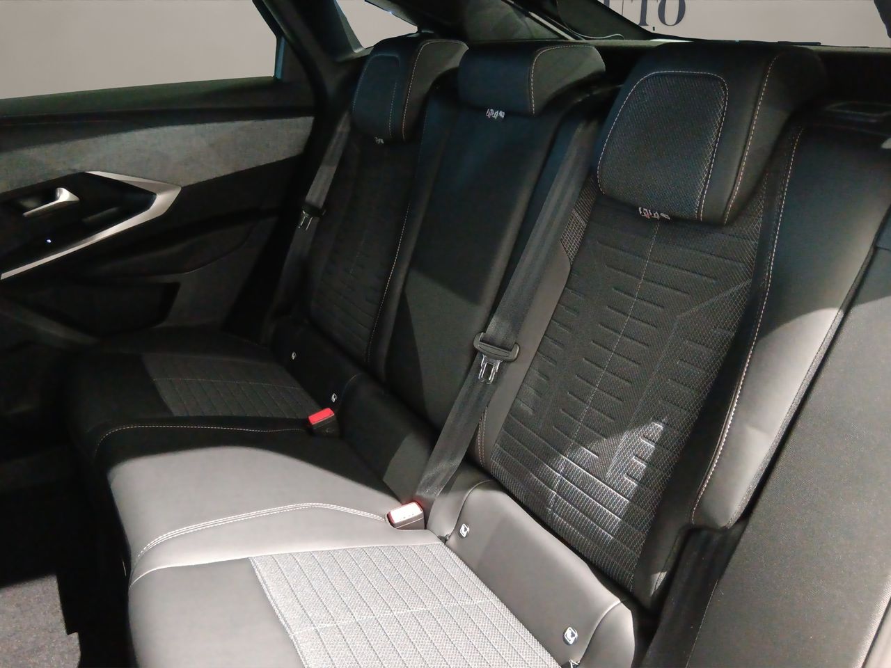 Peugeot 3008 Hybrid 1.2 100KW Allure eDCS6 - Foto 13