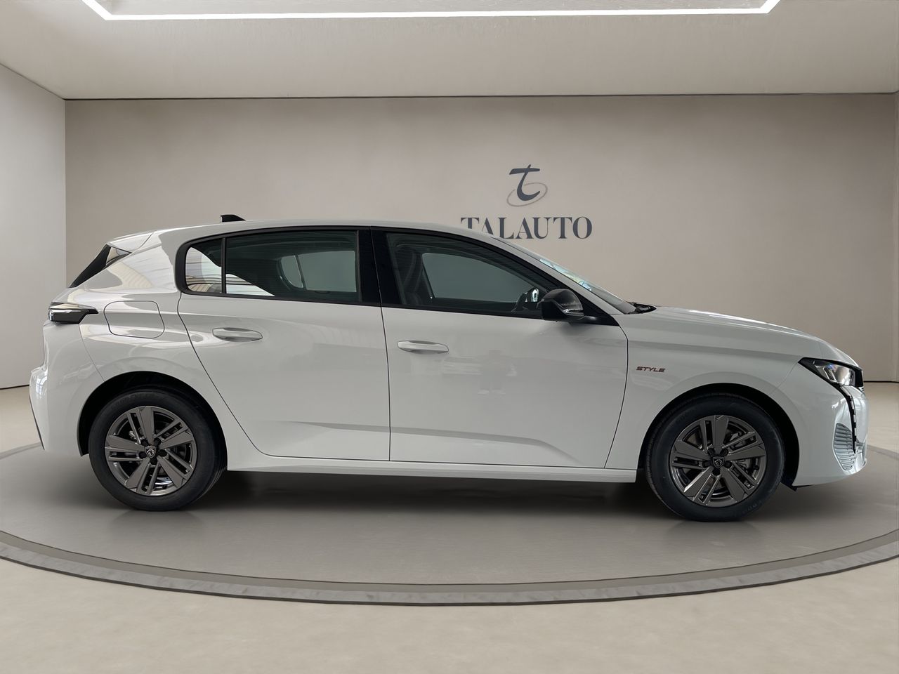 Peugeot 308 5P Style BlueHDi 130 S&S EAT8 - Foto 6