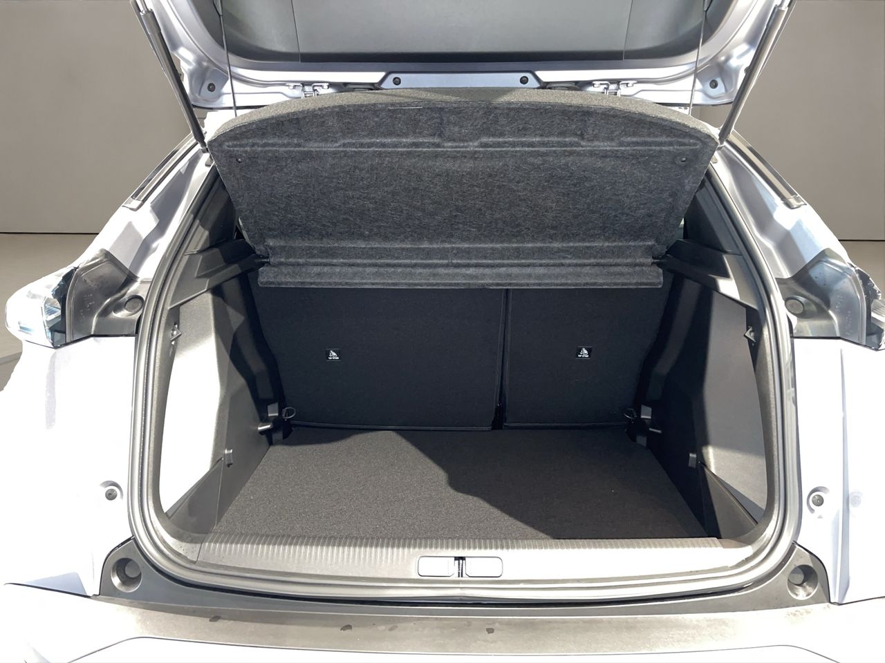 Peugeot 2008 N2008 Allure Hybrid 145 eDCS6 - Foto 8