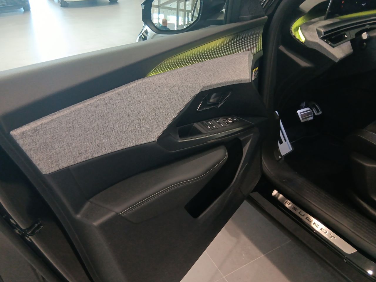 Peugeot 3008 Hybrid 1.2 107KW GT eDCS6 - Foto 17